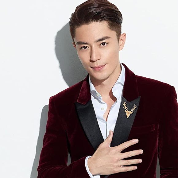 Gold Buck Deer Head Brooch Lapel Pin - Picture 7 of 16